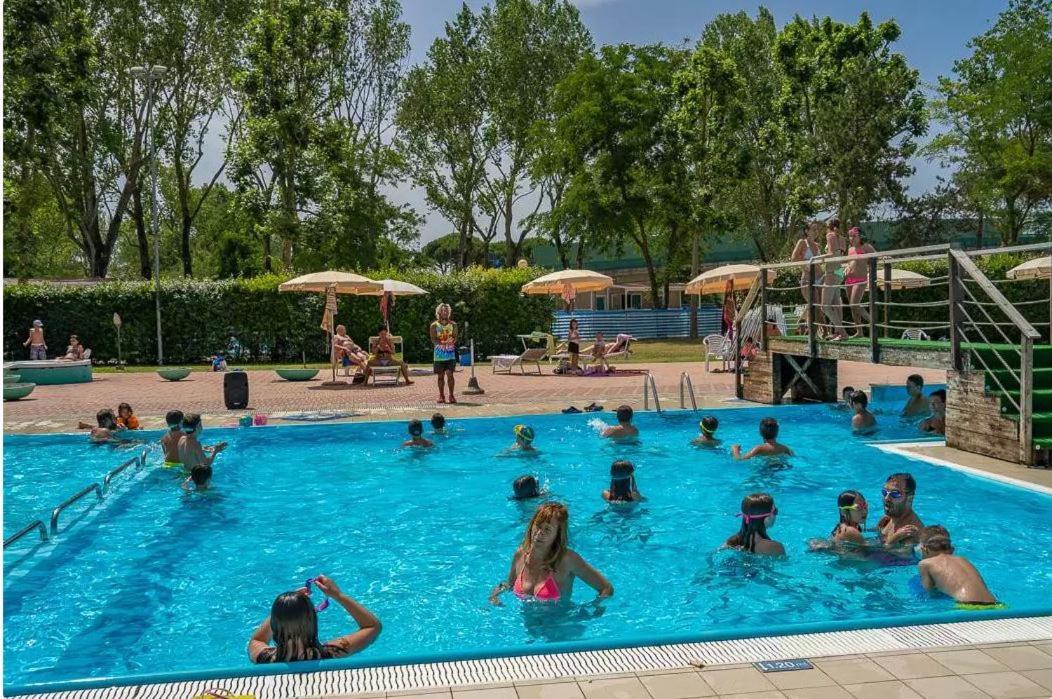 Vacanceselect Mobil Homes - Camping Pineta Sul Mare Camping Village Cesenatico Eksteriør billede