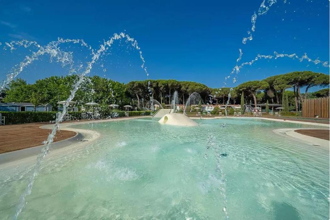 Vacanceselect Mobil Homes - Camping Pineta Sul Mare Camping Village Cesenatico Eksteriør billede