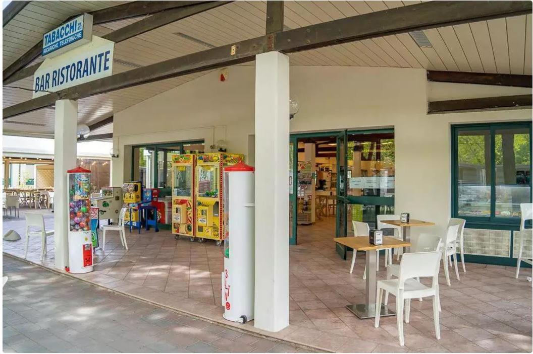 Vacanceselect Mobil Homes - Camping Pineta Sul Mare Camping Village Cesenatico Eksteriør billede
